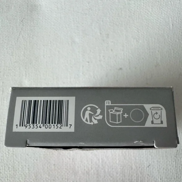 r.e.m. beauty Sweet Dreams Single Eyeshadow — Shade: Fembot (New in Box) - Picture 3 of 6